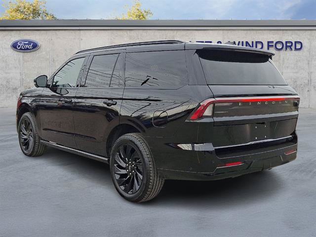 Used 2025 Lincoln Navigator Reserve w/ Jet Appearance Package AWD/4WD image 4