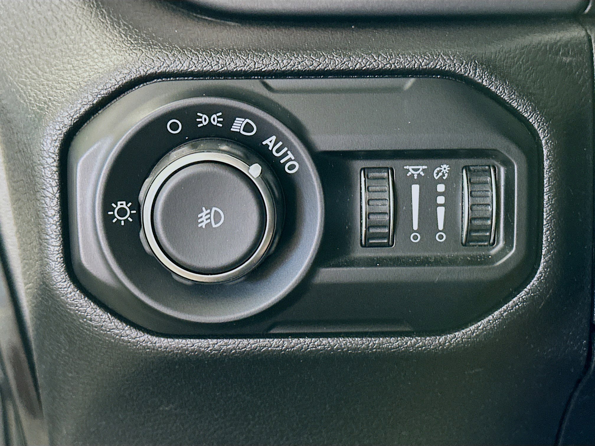 Used 2021 Jeep Wrangler Sport S w/ Sun And Sound Package image 16