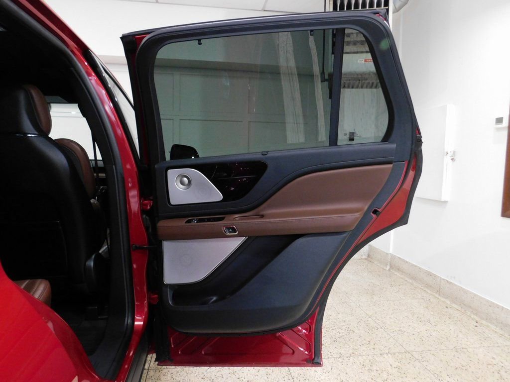 Used 2025 Lincoln Aviator Reserve w/ Equipment Group 201A image 93