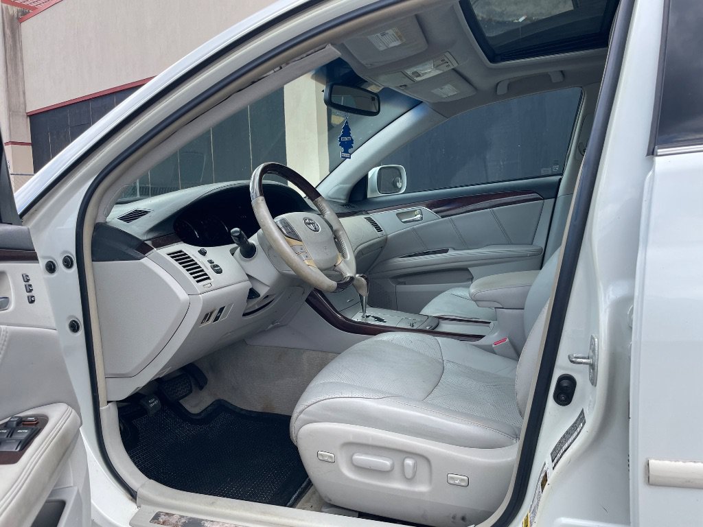Used 2008 Toyota Avalon Limited FWD image 2