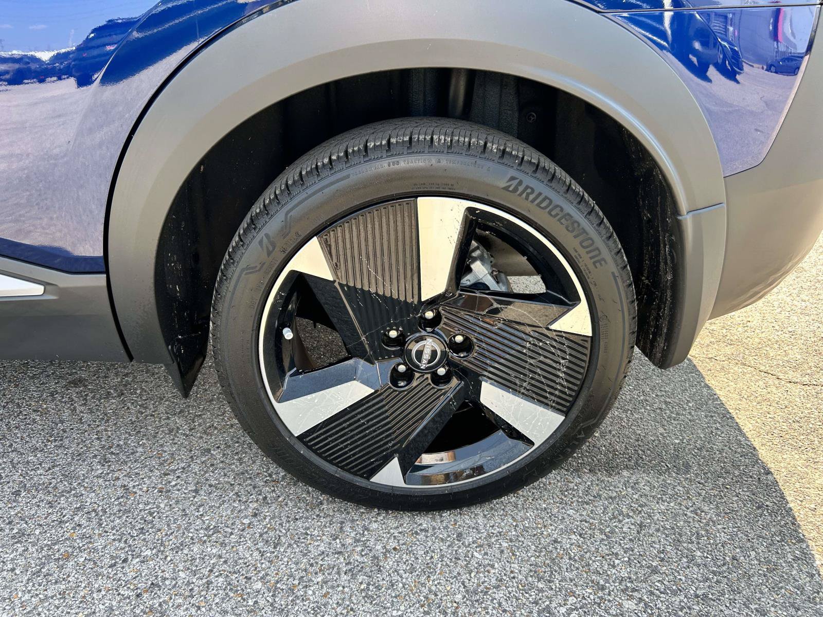 Used 2025 Nissan Kicks SR w/ SR Premium Package FWD image 7