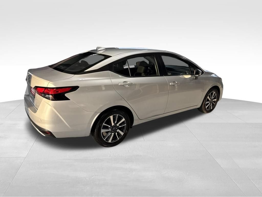 Used 2025 Nissan Versa SV FWD image 9