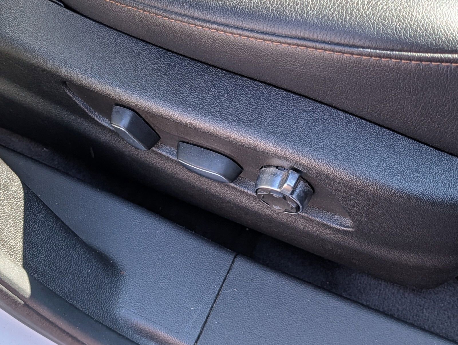 Used 2023 Cadillac XT4 Sport w/ LPO, Onyx Lite Package image 30