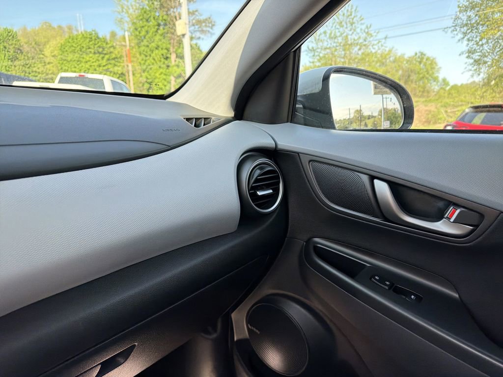 Used 2020 Hyundai Kona Ultimate FWD image 25