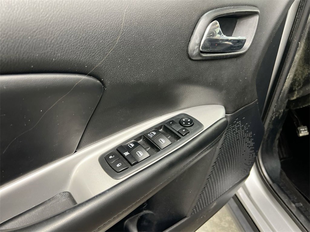 Used 2020 Dodge Journey SE w/ SE Popular Equipment Group image 20