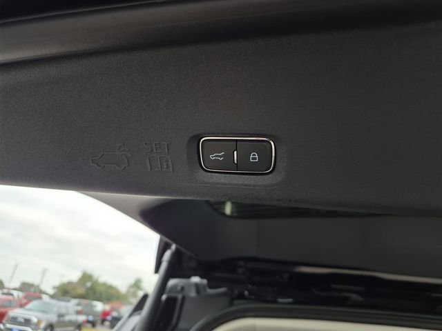 New 2025 Ford Expedition Active RWD image 9