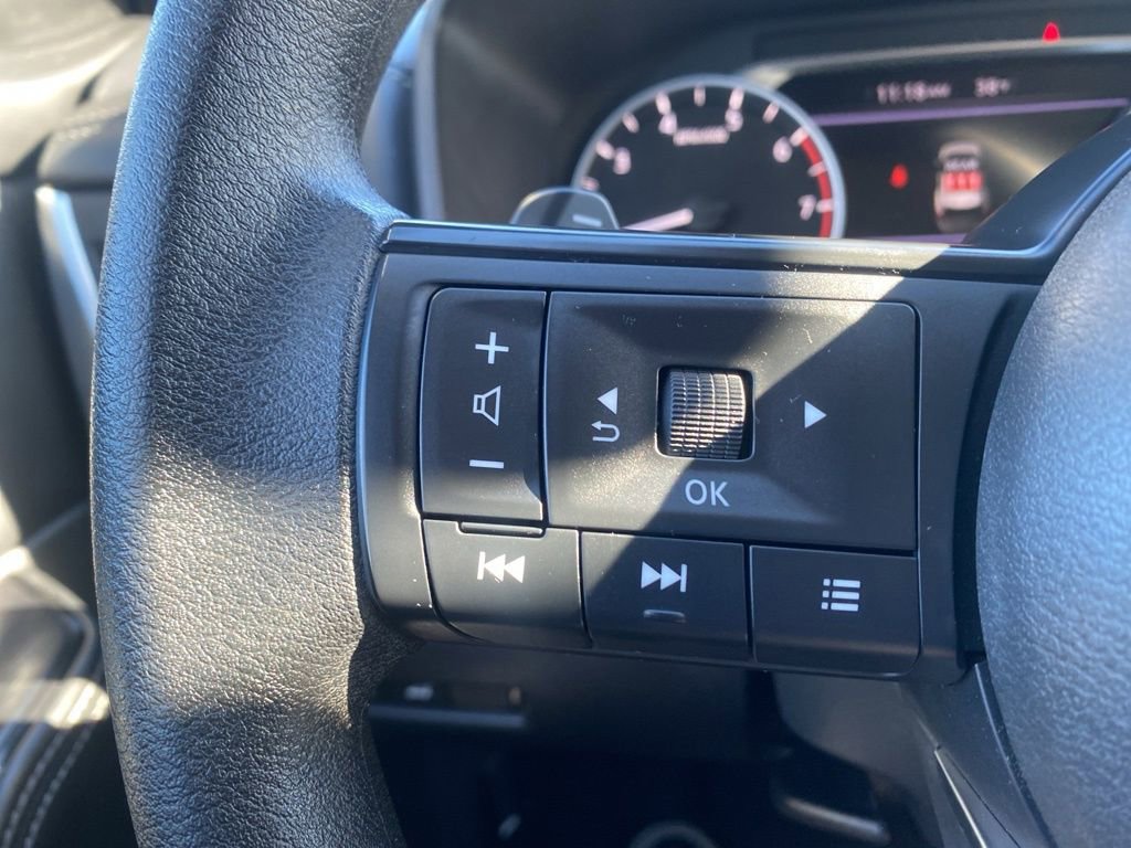 Used 2024 Nissan Rogue SV image 16