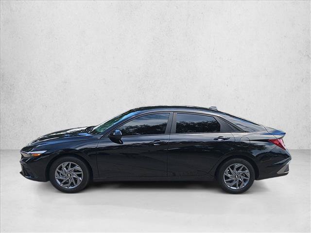 Used 2024 Hyundai Elantra SEL FWD image 8