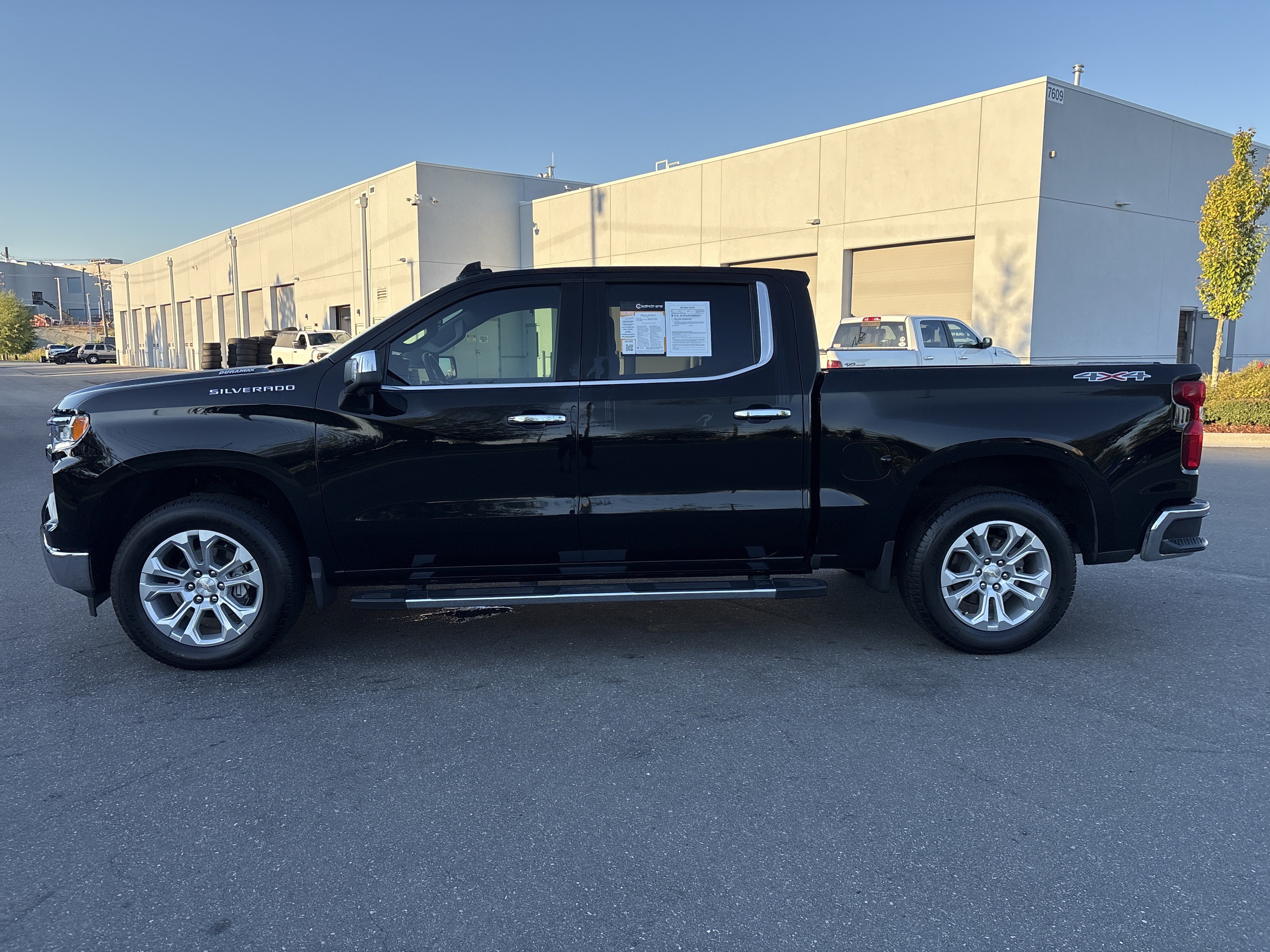 Used 2025 Chevrolet Silverado 1500 LTZ w/ LTZ Convenience Package II AWD/4WD image 6