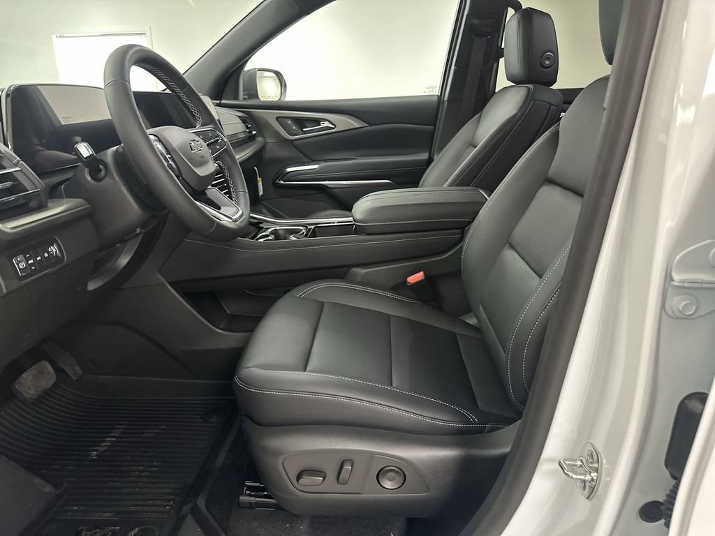New 2026 Chevrolet Traverse LT w/ Midnight/Sport Edition AWD/4WD image 10