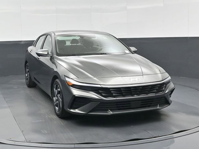 Used 2025 Hyundai Elantra SEL FWD image 10