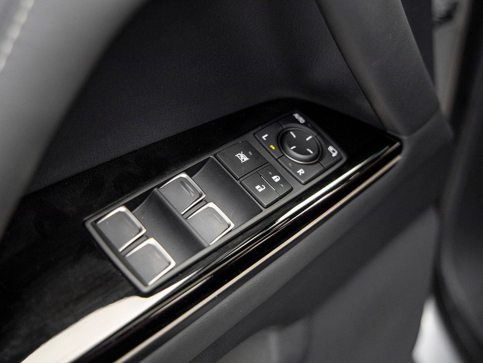 Used 2023 Lexus LX 600 F Sport w/ Accessory Package (Z1) image 19