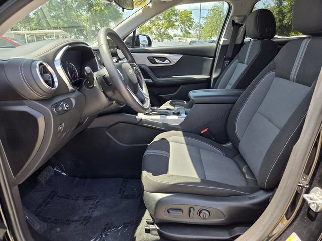 Used 2025 Chevrolet Blazer LT FWD image 13