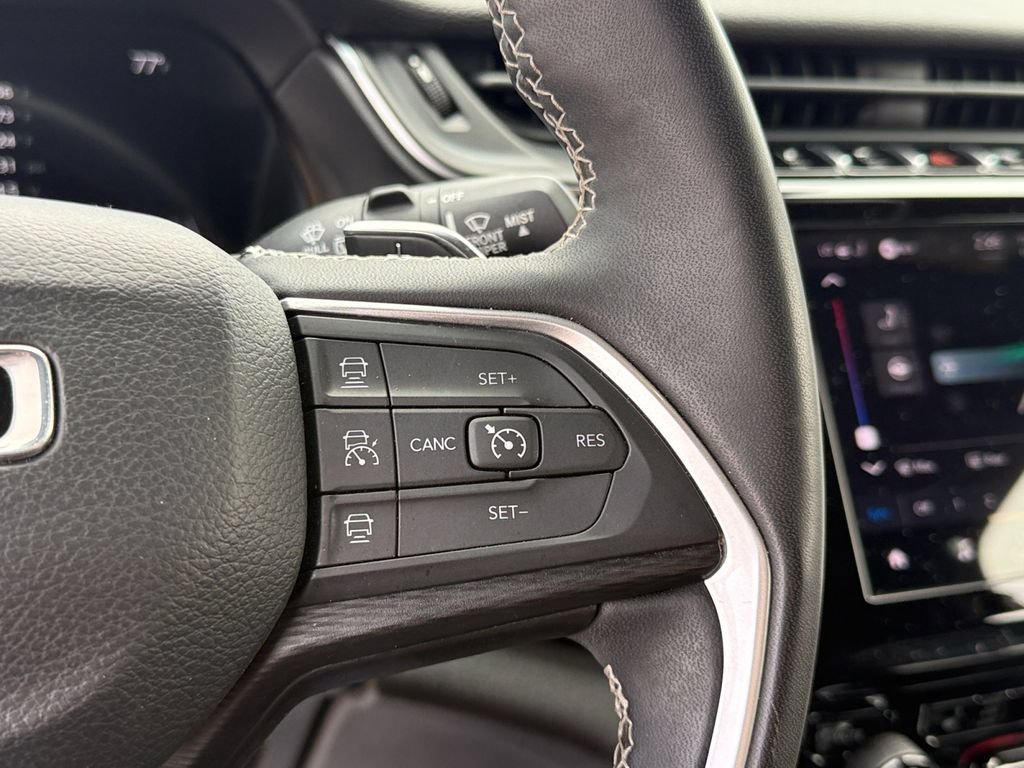 Used 2023 Jeep Grand Cherokee Altitude AWD/4WD image 18