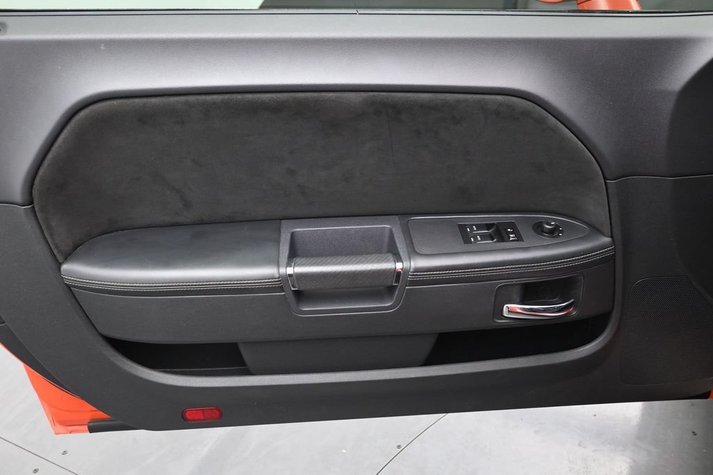 Used 2009 Dodge Challenger SRT8 RWD image 11
