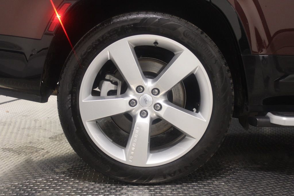 Used 2023 Land Rover Defender 130 SE image 17