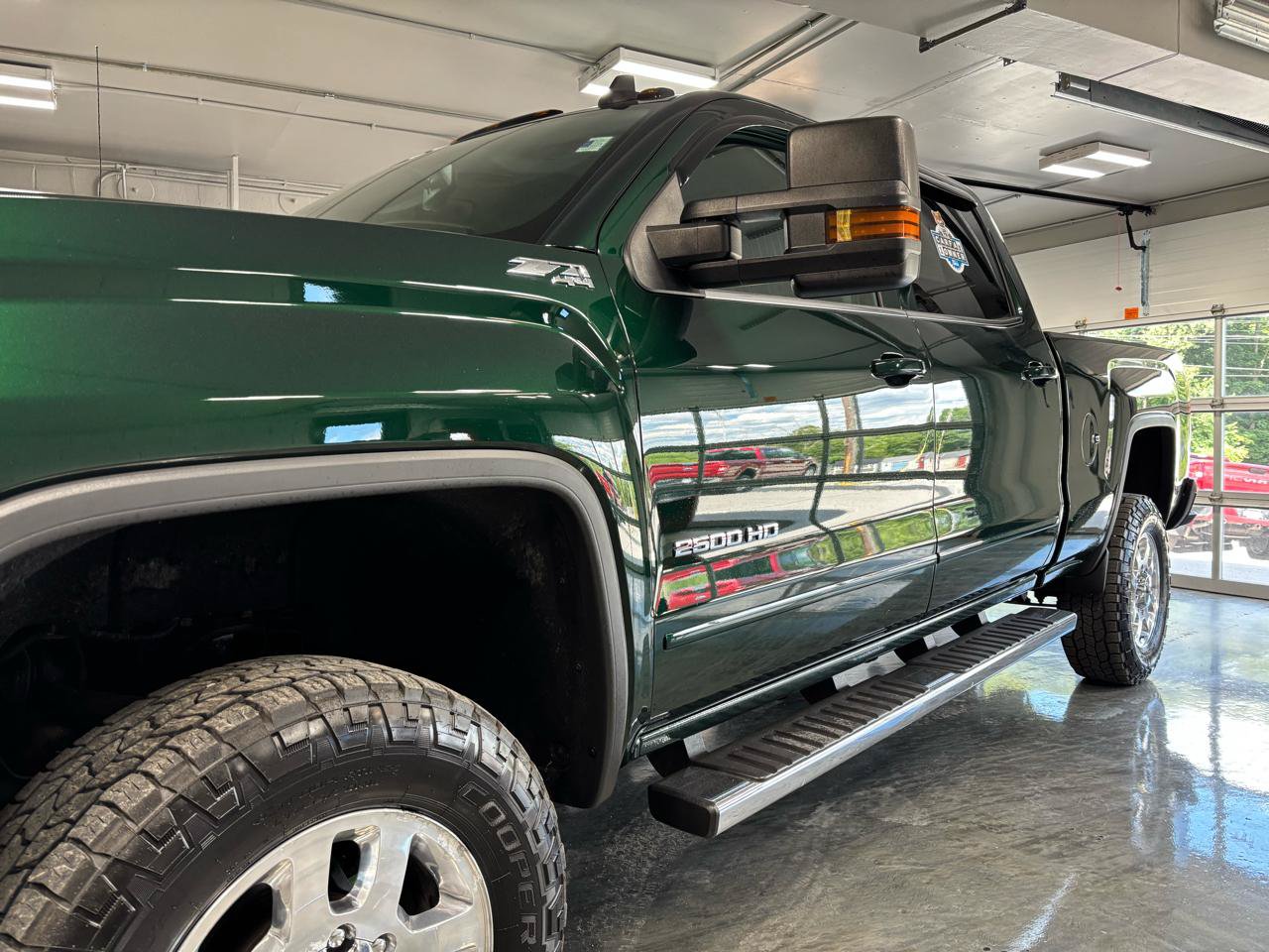 Used 2015 GMC Sierra 2500 SLE w/ SLE Preferred Package AWD/4WD image 6