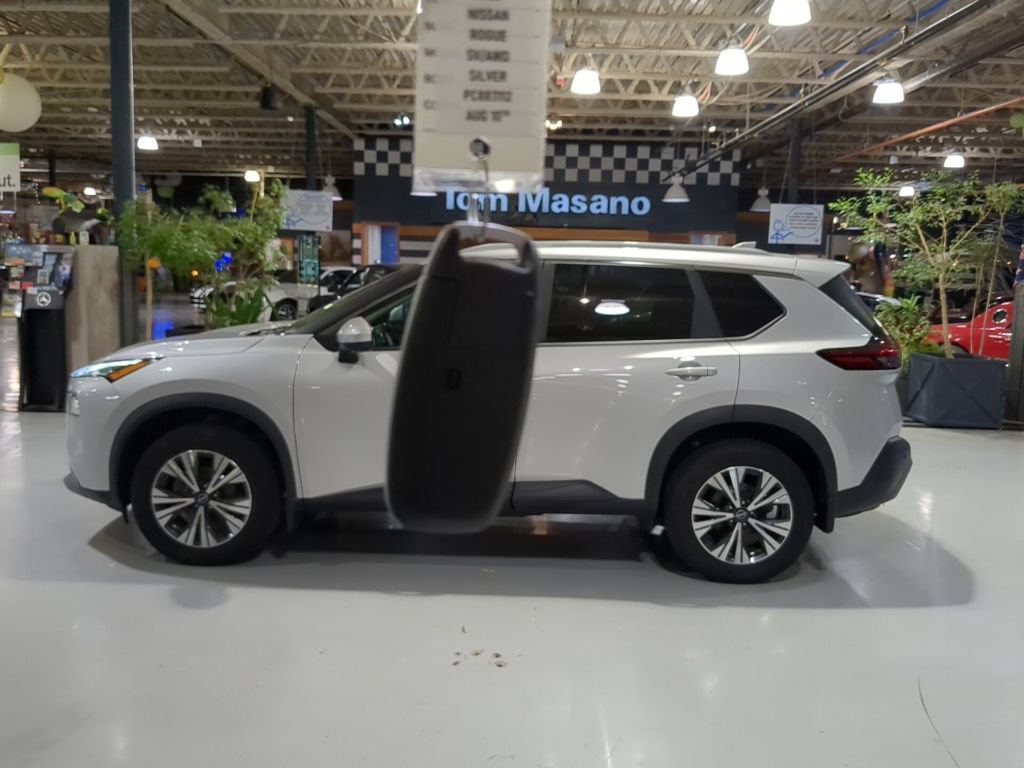 Used 2023 Nissan Rogue SV w/ SV Premium B Package AWD/4WD image 4