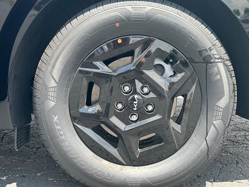 New 2025 Kia Carnival image 25