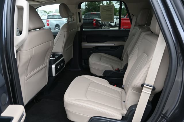 Used 2024 Ford Expedition Limited image 25