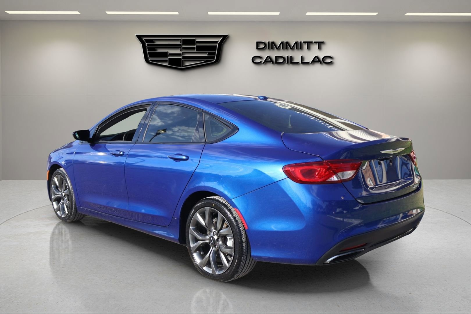 Used 2016 Chrysler 200 S FWD image 3