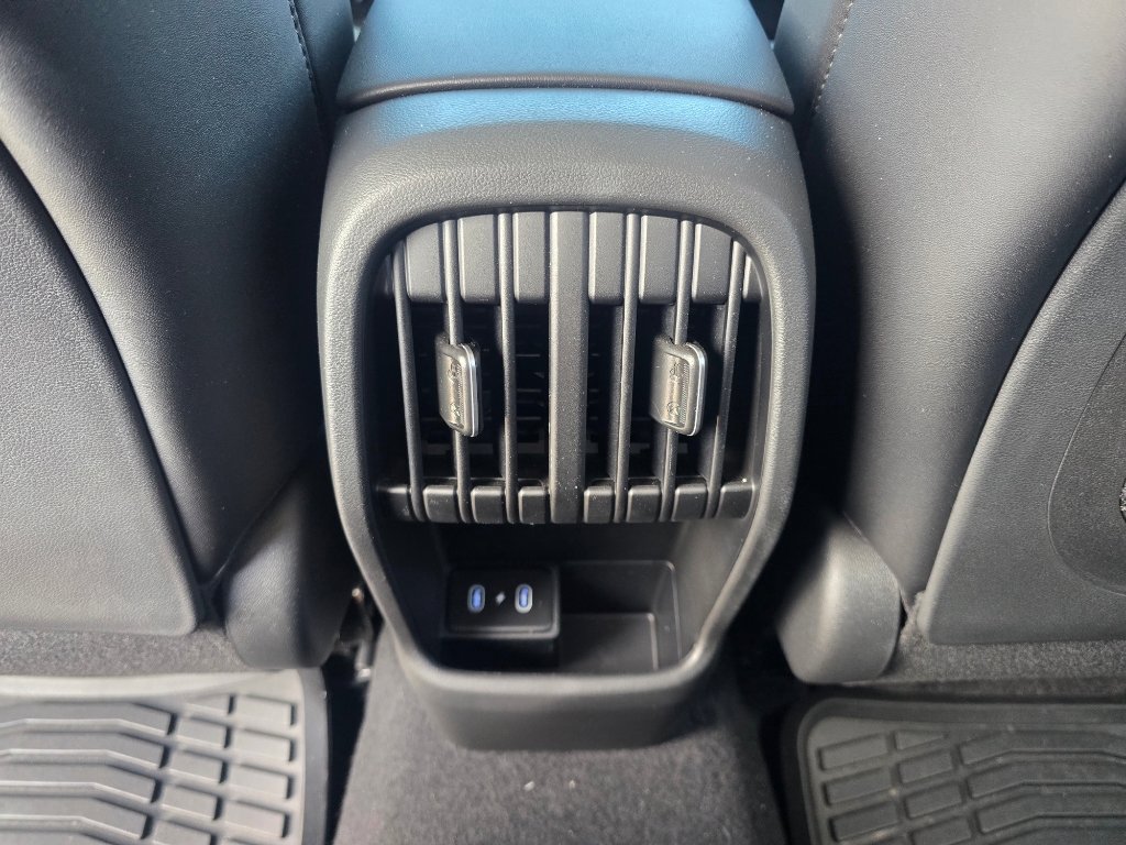 Used 2024 Hyundai Kona Limited image 28