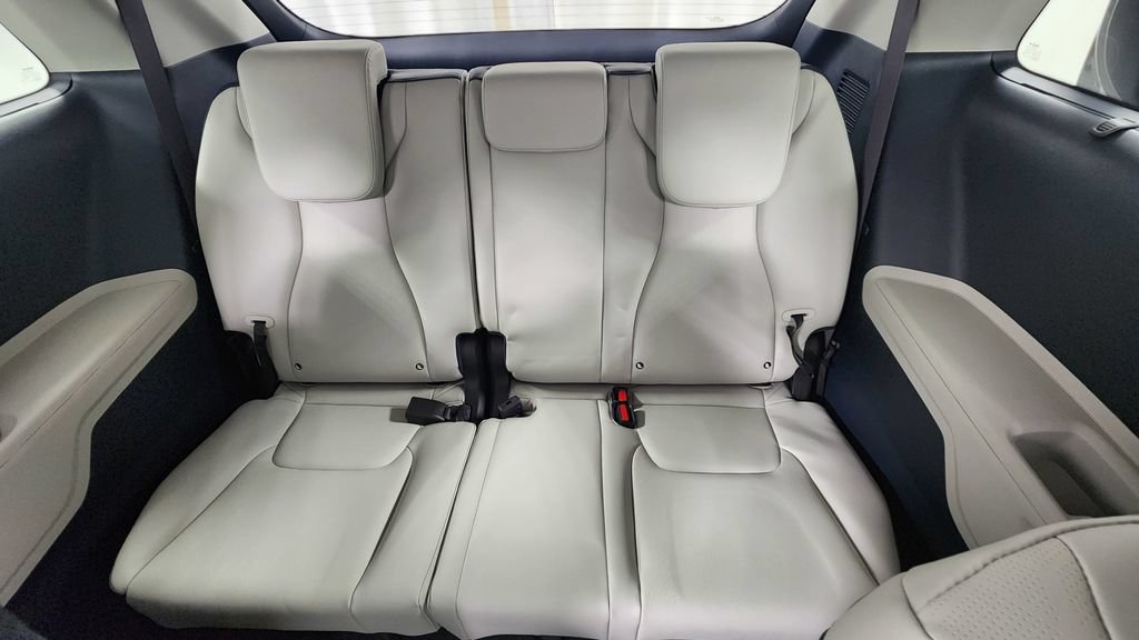 New 2027 Kia Carnival SX w/ Dark Edition Package FWD image 15