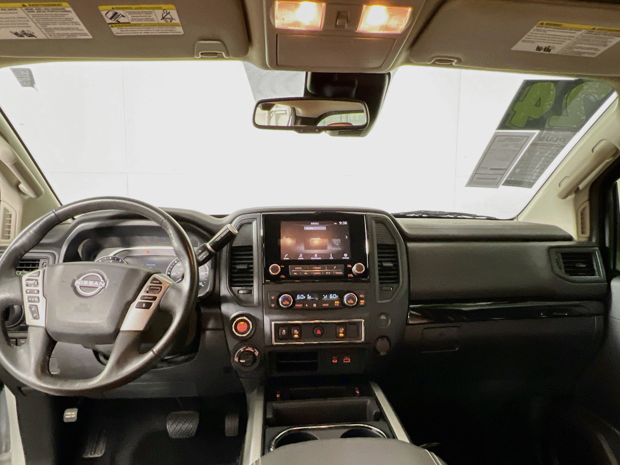 Used 2024 Nissan Titan SV AWD/4WD image 29