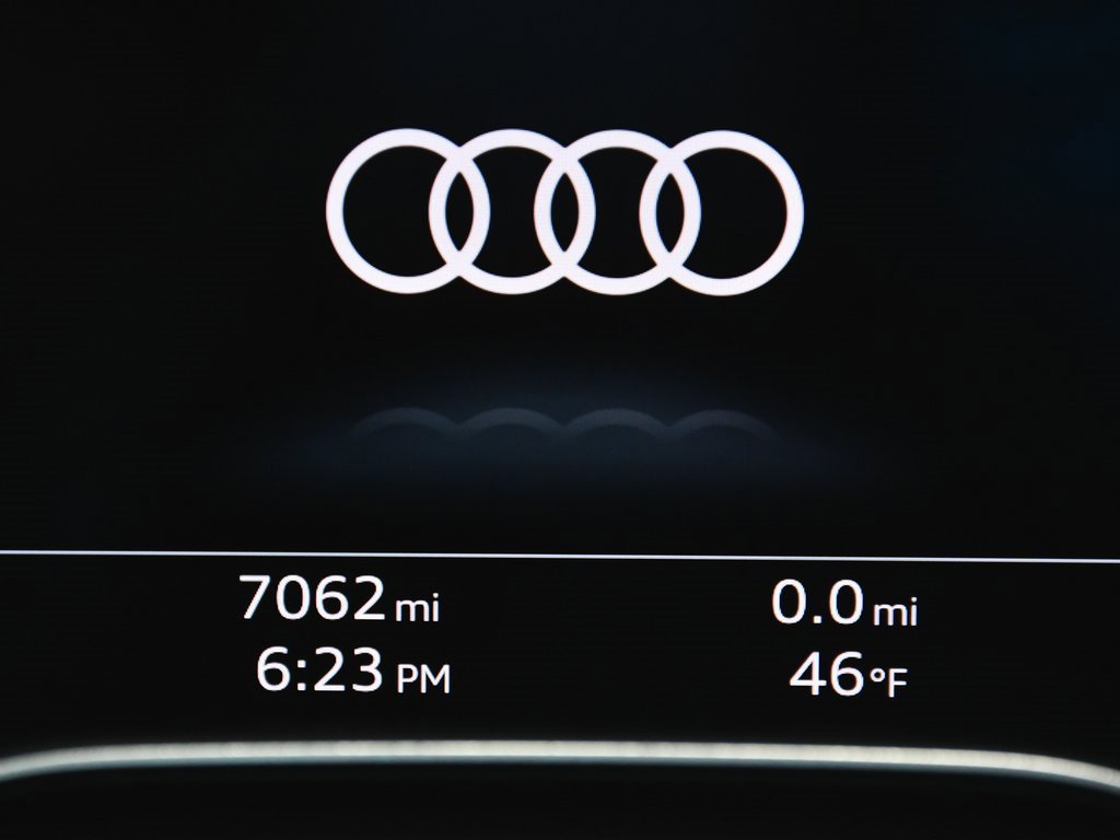 Used 2025 Audi SQ5 Premium Plus image 29