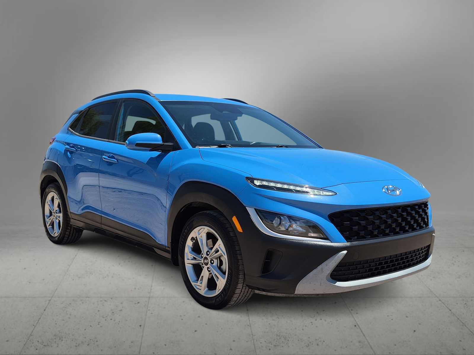 Certified 2022 Hyundai Kona SEL FWD image 2