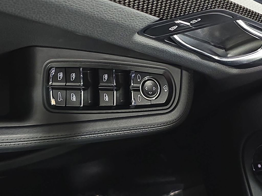 Used 2023 Porsche Macan S image 21