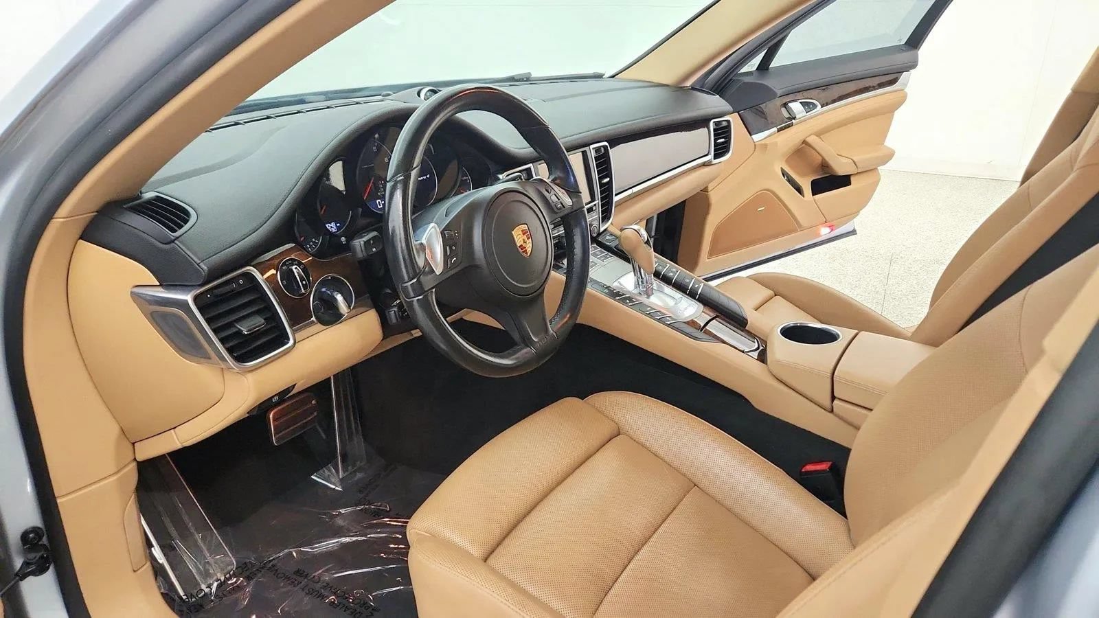 Used 2015 Porsche Panamera 4 AWD/4WD image 15