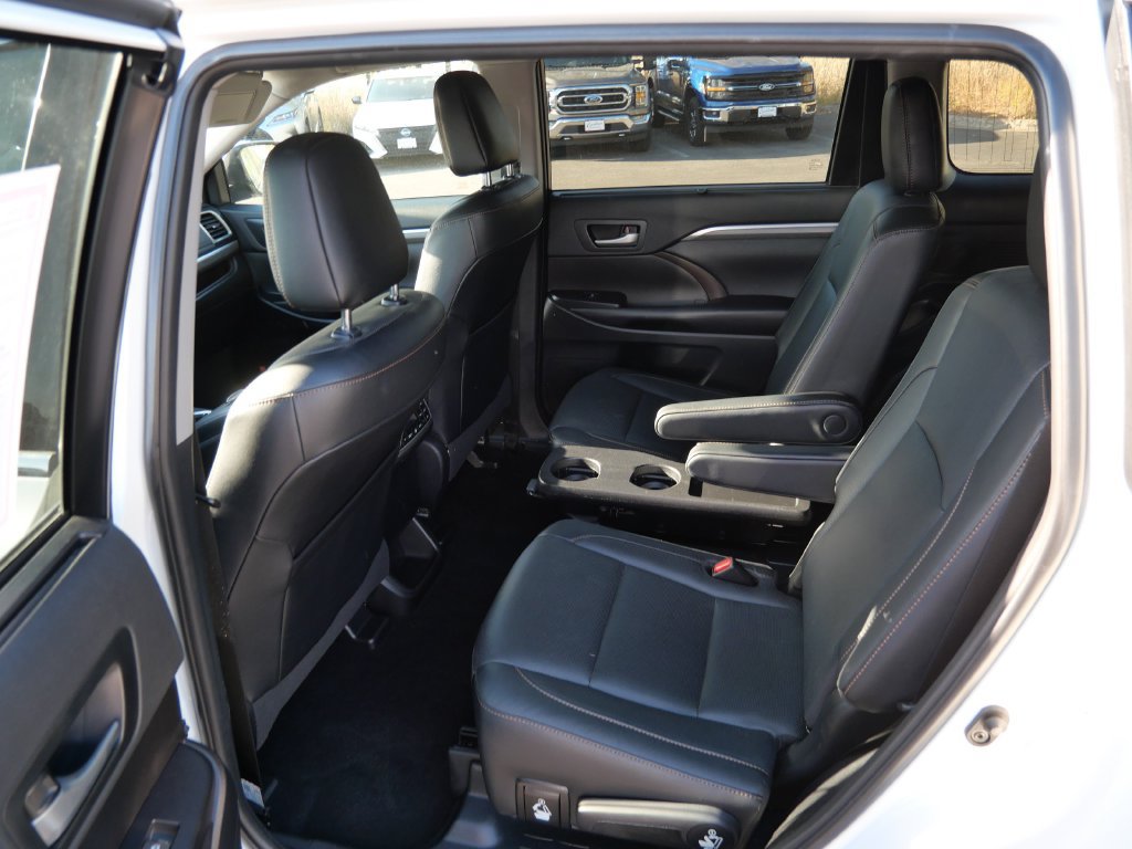 Certified 2019 Toyota Highlander Limited Platinum AWD/4WD image 11