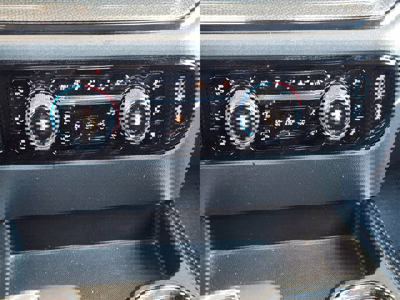 Used 2023 Chevrolet Silverado 1500 ZR2 w/ Technology Package image 18