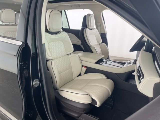 Used 2023 Lincoln Aviator Black Label AWD/4WD image 53