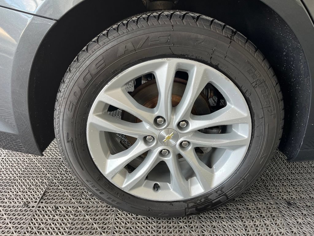 Used 2017 Chevrolet Malibu LT FWD image 25