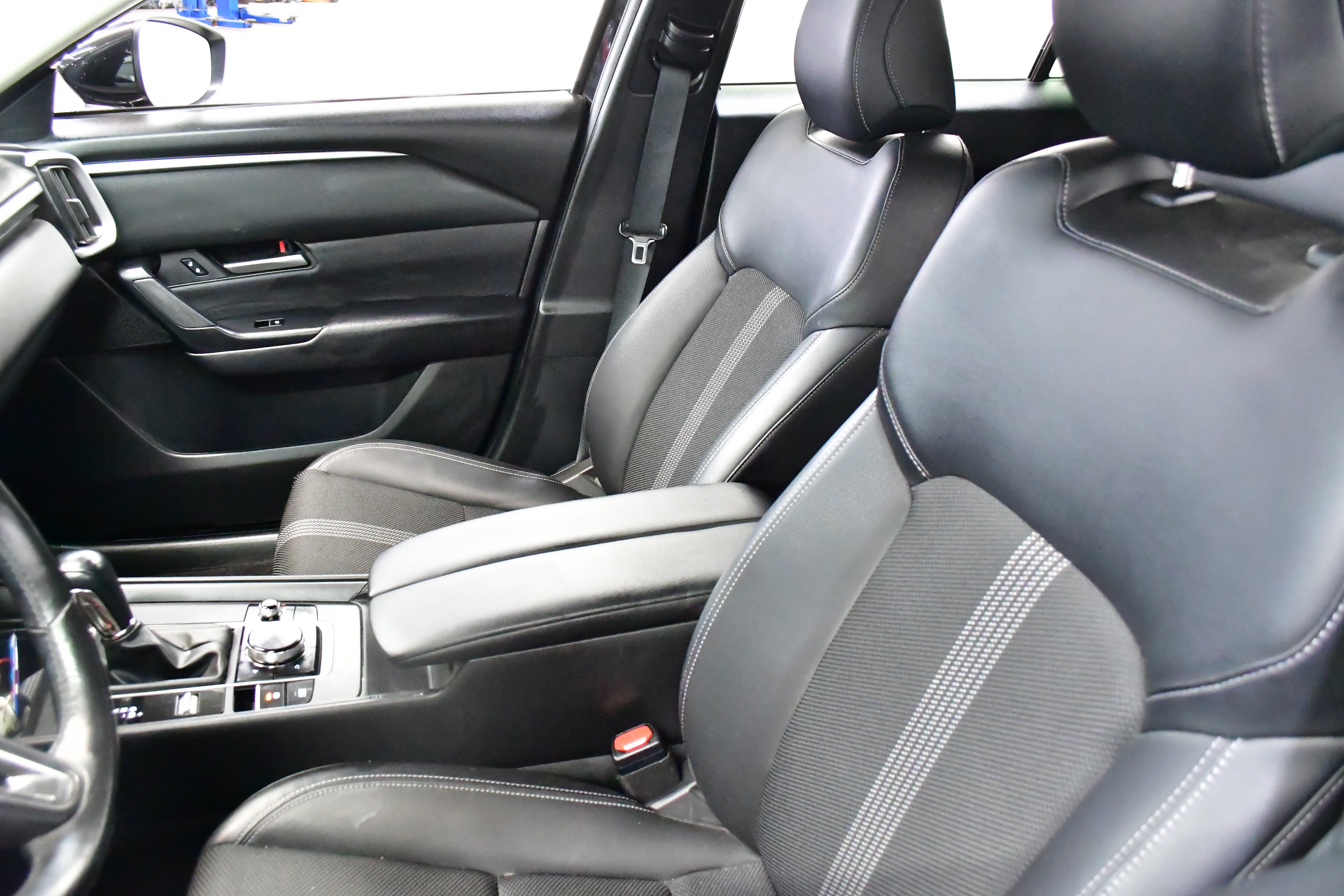 Used 2024 MAZDA CX-50 AWD 2.5 S w/ Preferred Package image 11