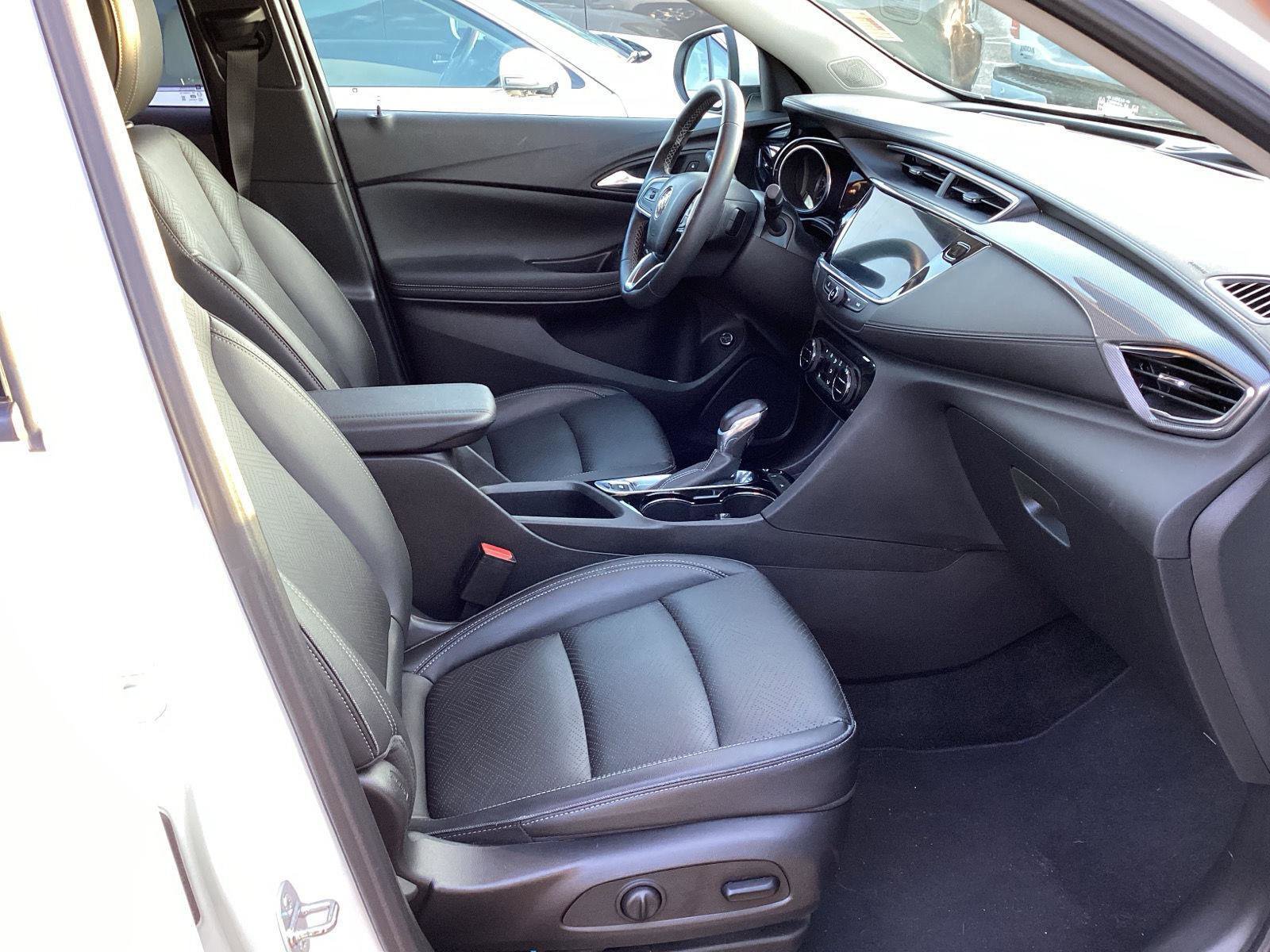 Used 2022 Buick Encore GX Essence FWD image 7