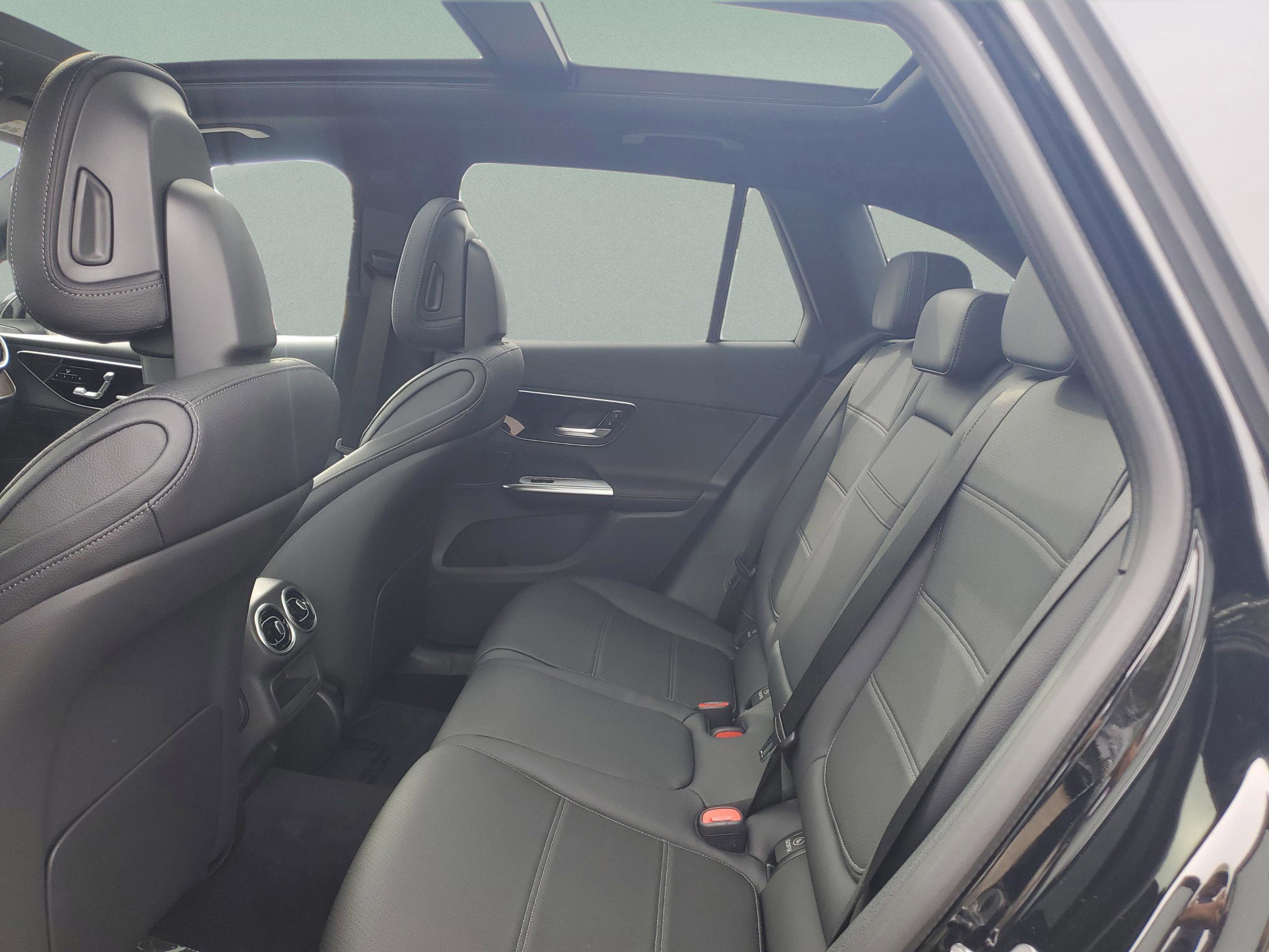 Certified 2026 Mercedes-Benz GLC 300 4MATIC image 8