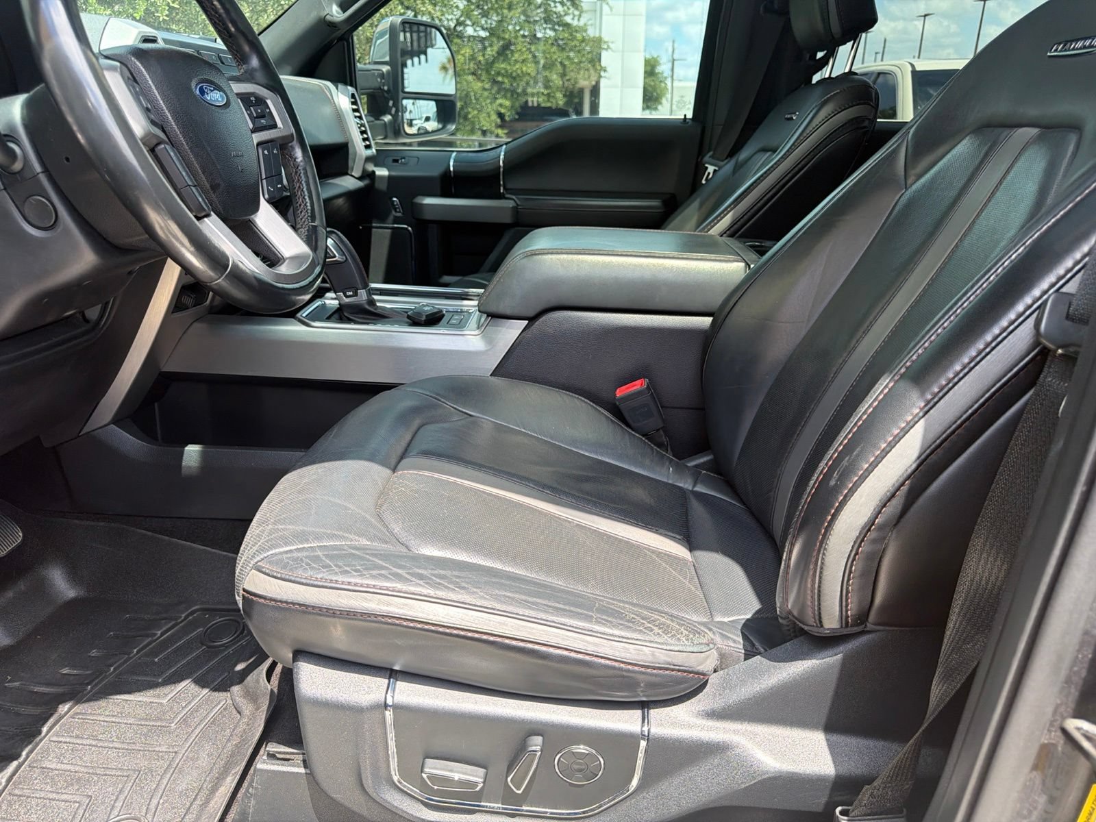 Used 2018 Ford F150 Platinum w/ Equipment Group 701A Luxury AWD/4WD image 17