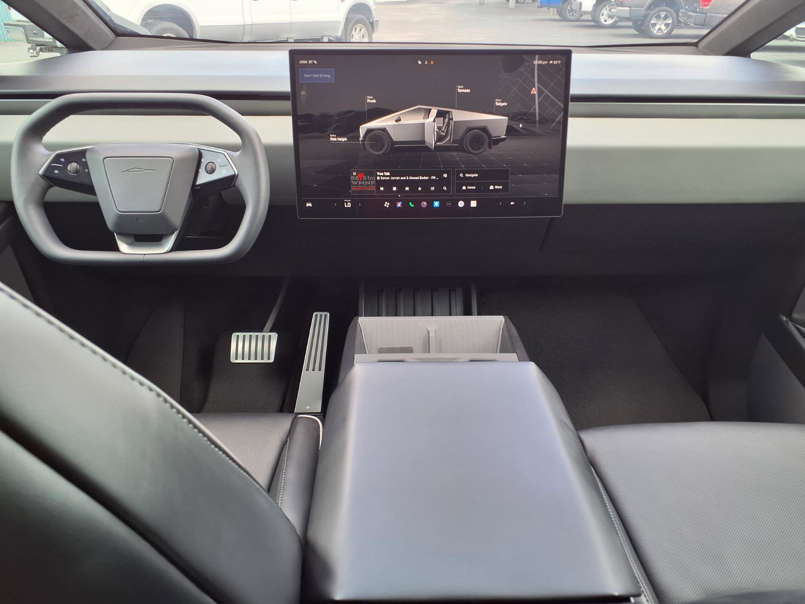 Used 2025 Tesla Cybertruck AWD Crew Cab image 11
