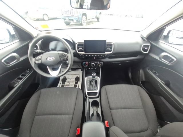 Used 2023 Hyundai Venue SE image 19