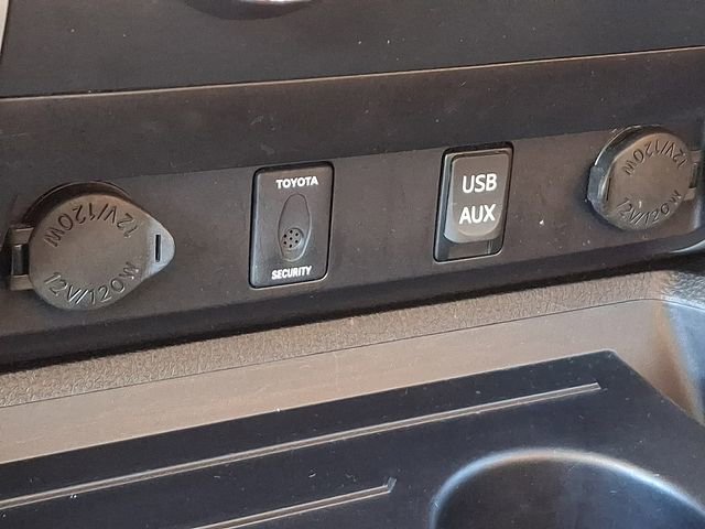 Used 2015 Toyota Tundra Platinum image 26