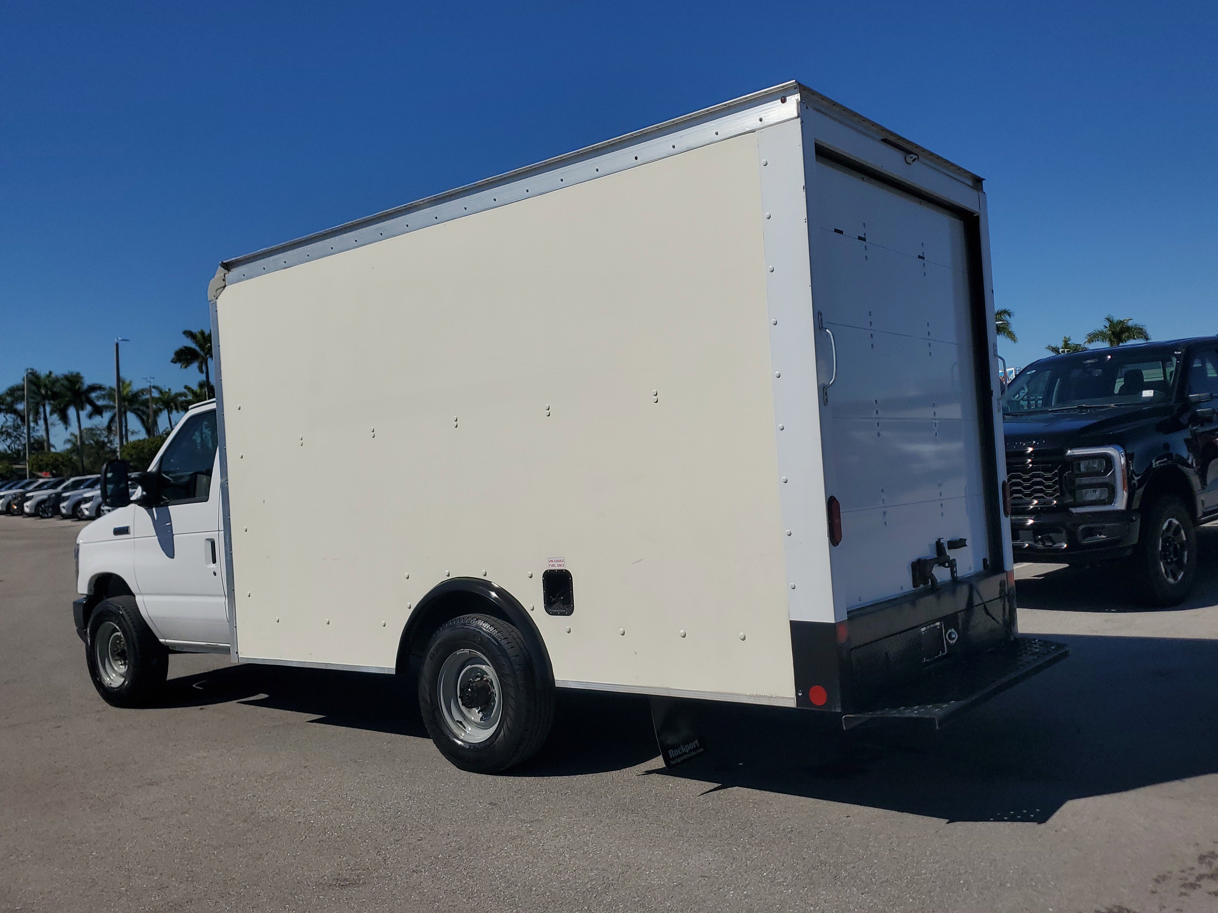 Used 2022 Ford E-350 and Econoline 350 Super Duty w/ Power Windows & Locks Group image 6