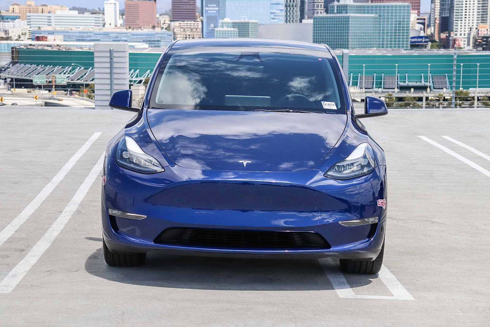 Used 2024 Tesla Model Y Long Range AWD/4WD image 2