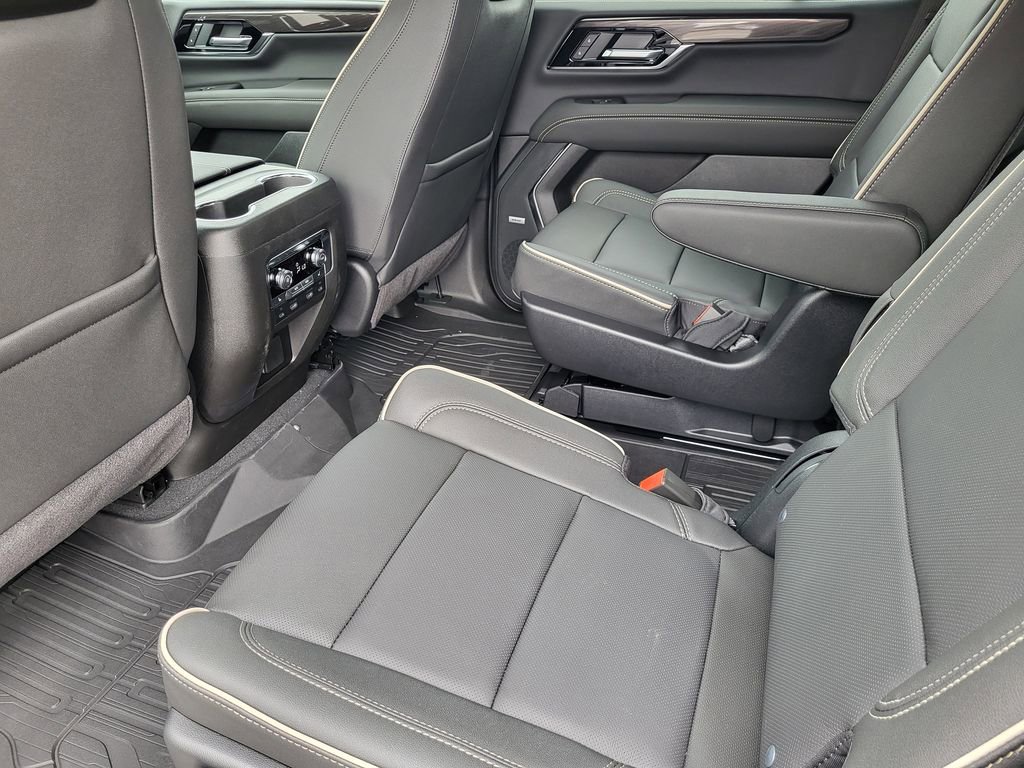 New 2026 GMC Yukon Elevation w/ Elevation Premium Package AWD/4WD image 13