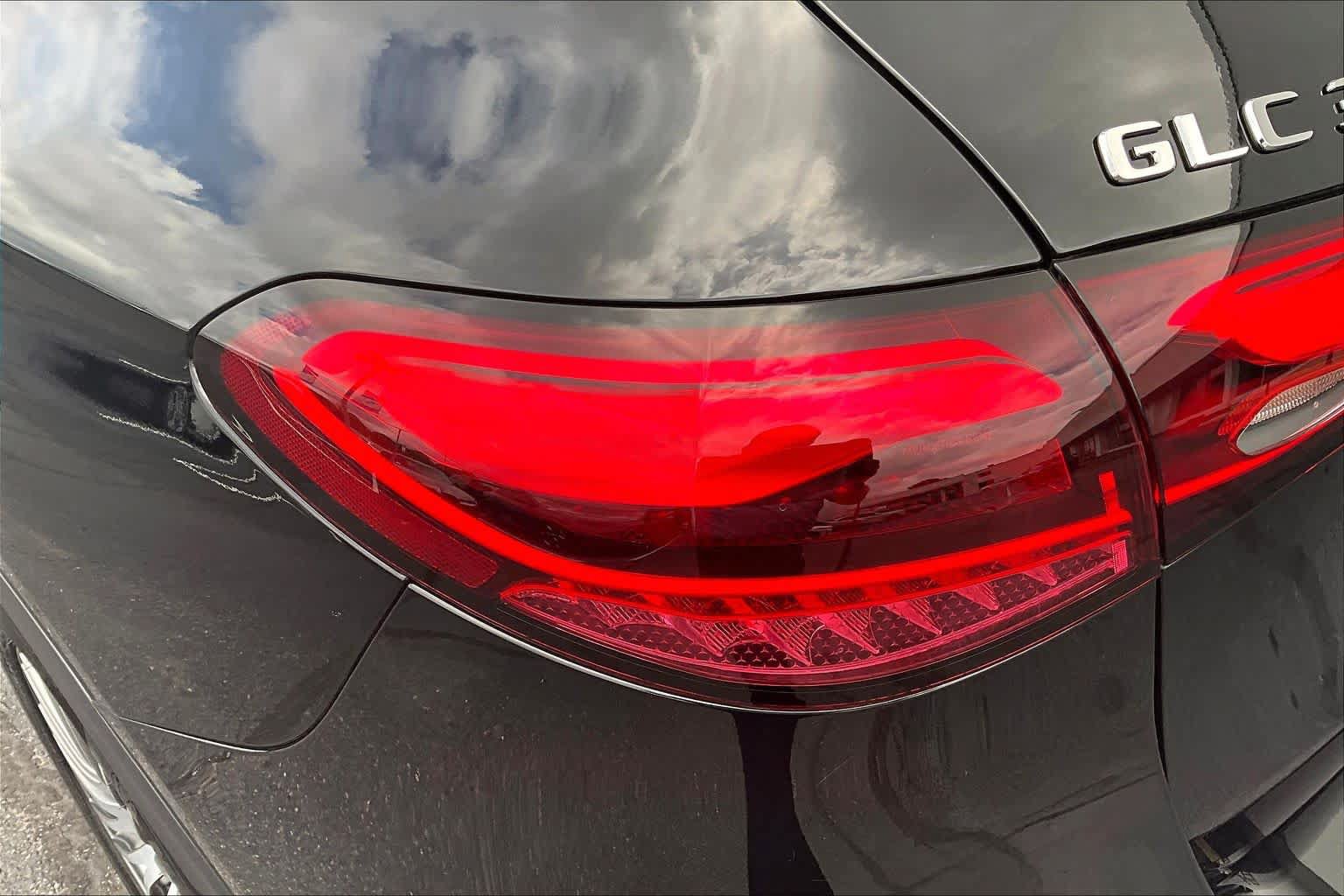 Used 2025 Mercedes-Benz GLC 300 image 28