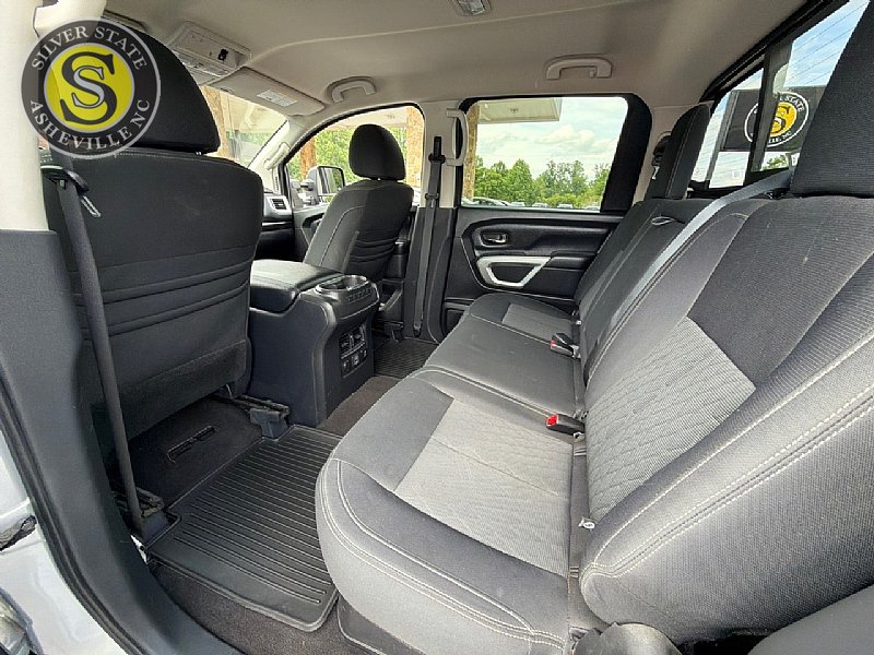 Used 2019 Nissan Titan SV w/ SV Convenience Package AWD/4WD image 13
