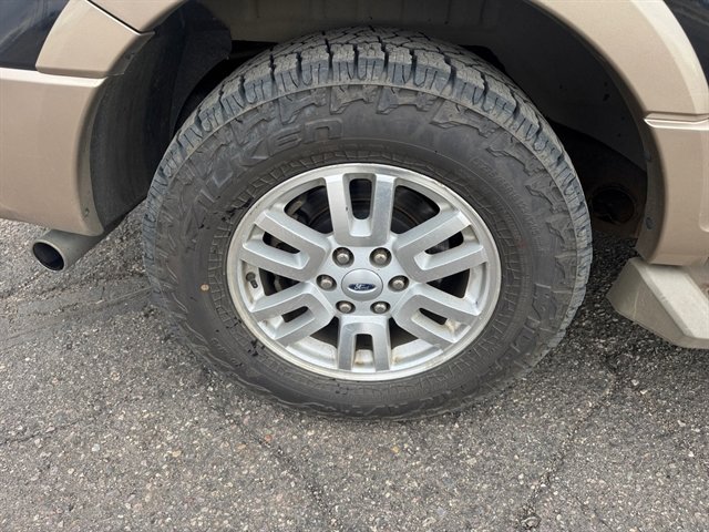 Used 2014 Ford Expedition EL XLT w/ Equipment Group 202A image 17