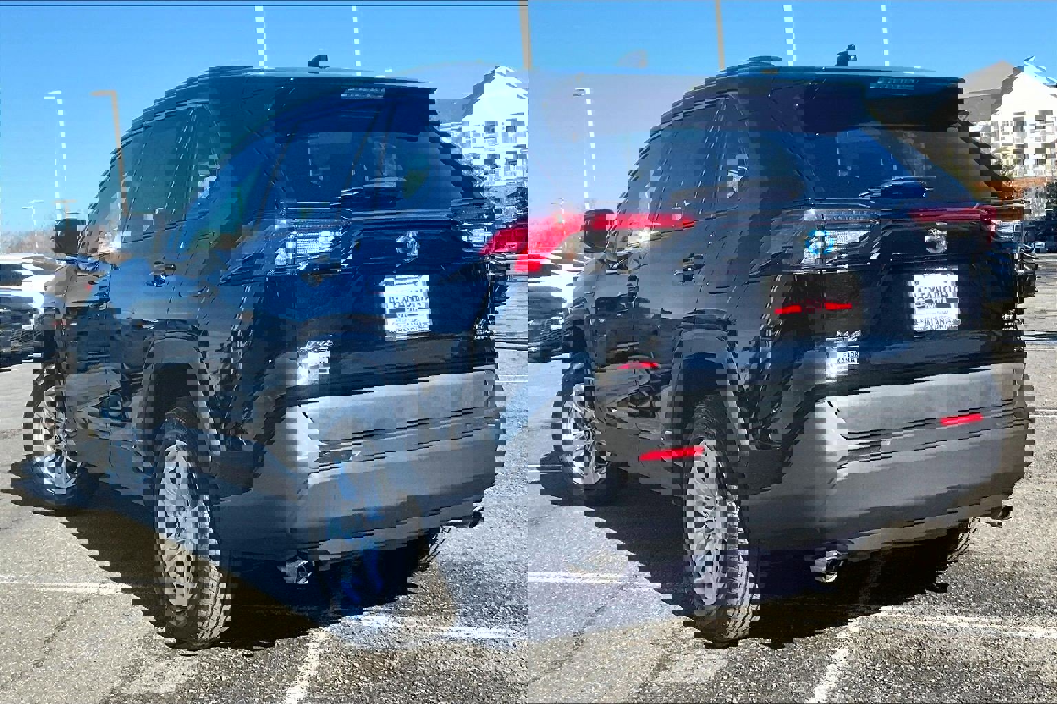 Used 2021 Toyota RAV4 XLE w/ Convenience Package image 11